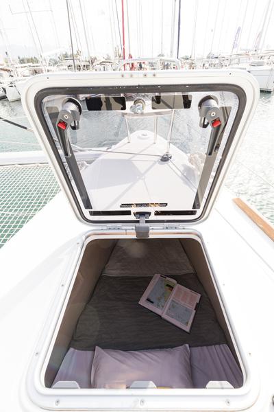 Book yachts online - catamaran - Lagoon 450  Flybridge - Myrto | A/C, Gen, Watermaker, 12 pax - rent
