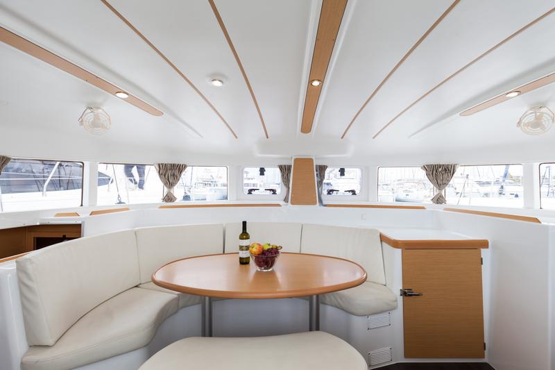 Book yachts online - catamaran - Lagoon 380 - Vienna | Solar Panel, Inverter - rent