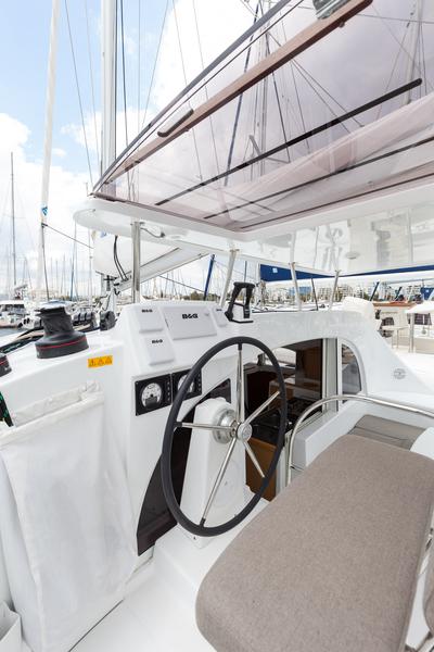 Book yachts online - catamaran - Lagoon 380 - Vienna | Solar Panel, Inverter - rent