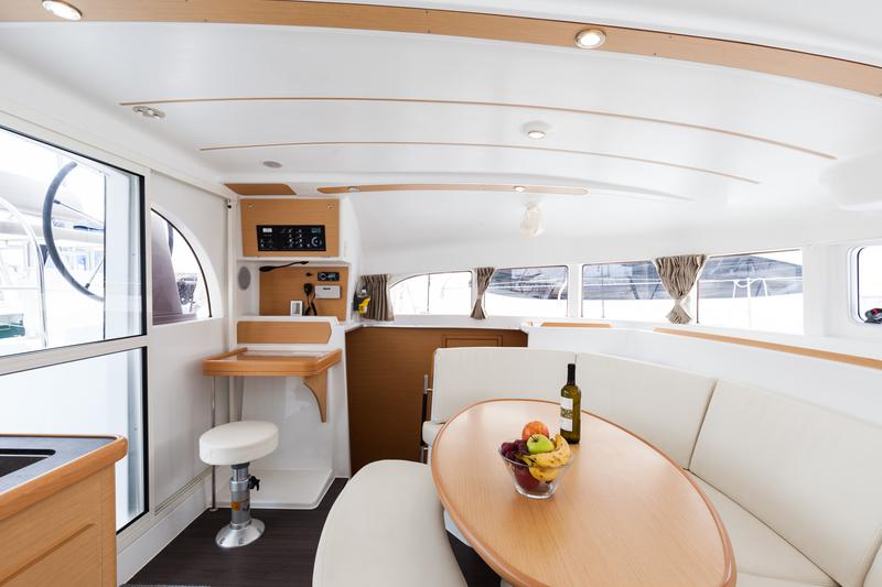 Book yachts online - catamaran - Lagoon 380 - Vienna | Solar Panel, Inverter - rent