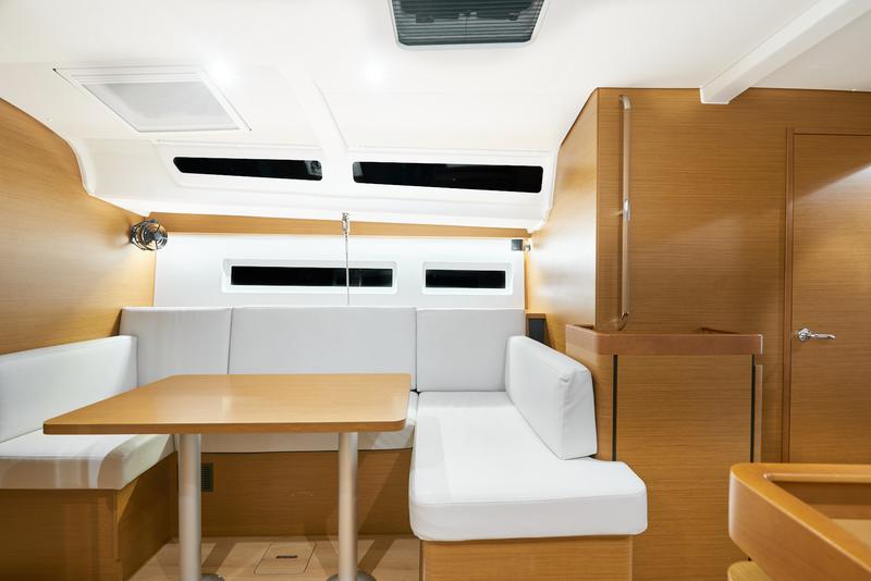 Book yachts online - sailboat - Sun Odyssey 440 - Nymeria | Water-maker, Solar Panel, Teak Cockpit - rent