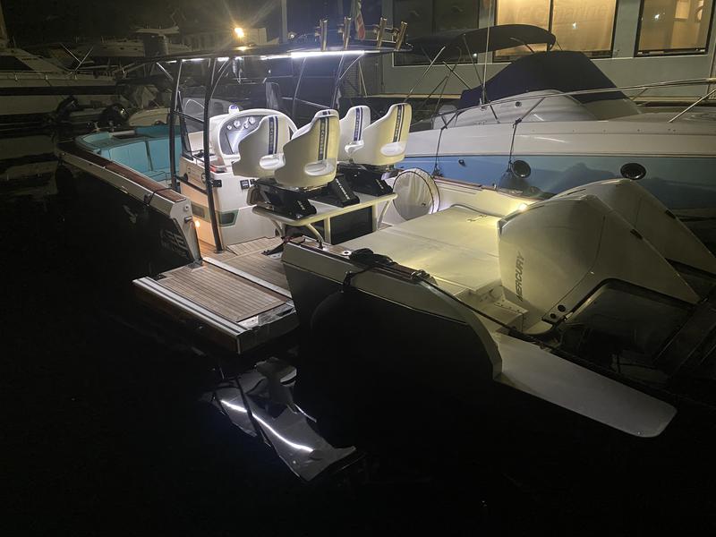 Book yachts online - motorboat - White Shark 285 - White Shark 285 - rent
