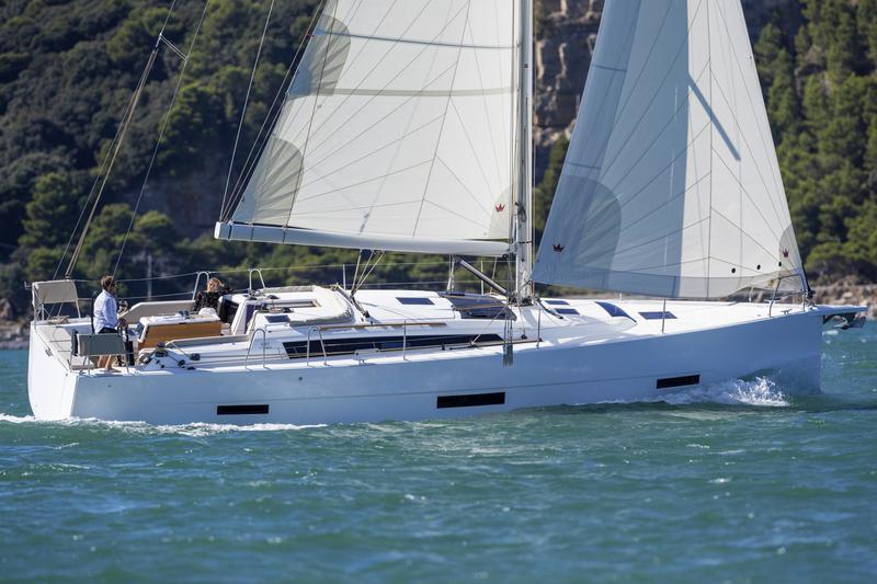 Book yachts online - sailboat - Dufour 430 - Triumph - rent