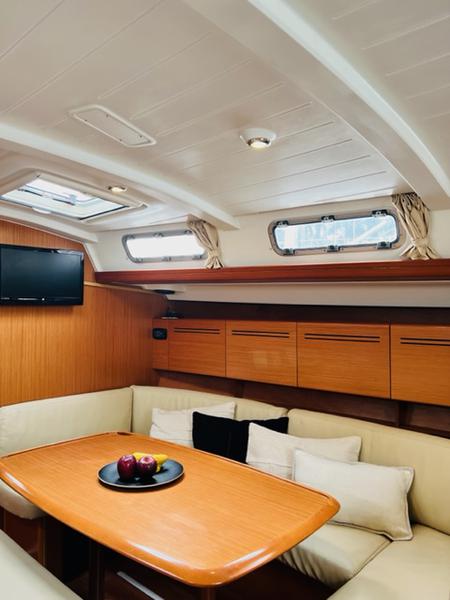 Book yachts online - sailboat - Cyclades 50.5 - Gentle Wind (A/C, generator, electric heads,solar panel) - rent