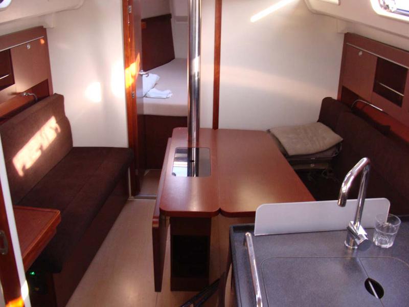 Book yachts online - sailboat - Hanse 345 - H345-14G - rent