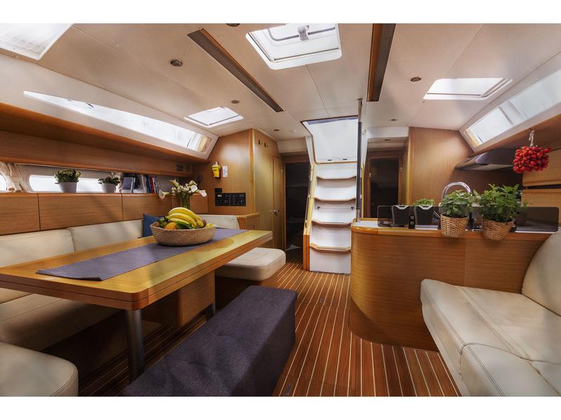 Book yachts online - sailboat - Jeanneau 53 - Melpomene - rent