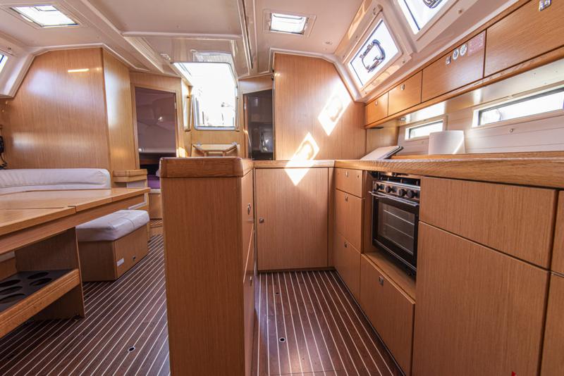 Book yachts online - sailboat - Bavaria Cruiser 46 - Libertà - rent