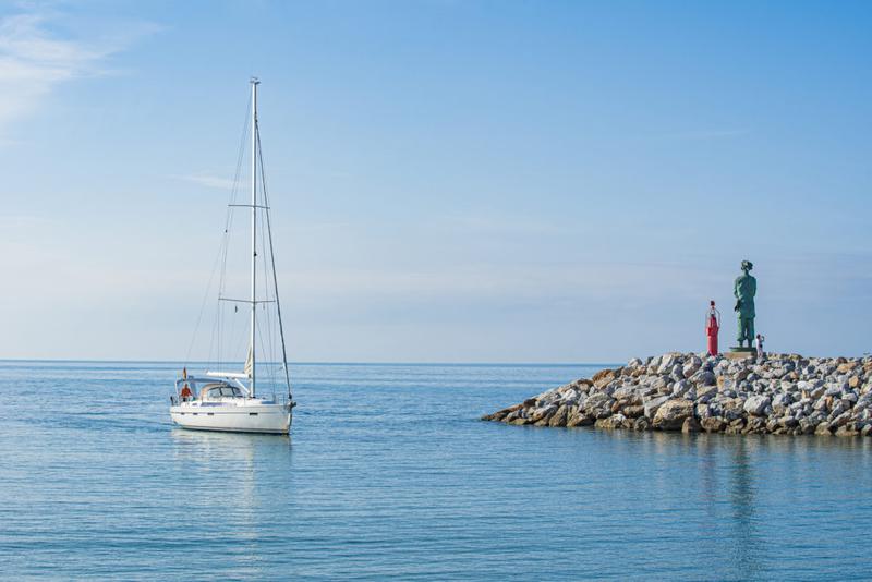 Book yachts online - sailboat - Bavaria Cruiser 41 - Libeccio - rent