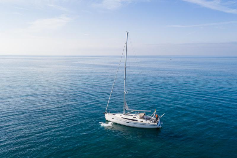 Book yachts online - sailboat - Bavaria Cruiser 41 - Libeccio - rent