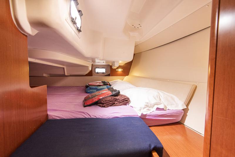 Book yachts online - sailboat - Oceanis 34 - Rebecca - rent