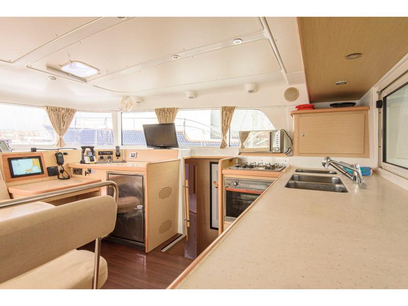 Book yachts online - catamaran - Lagoon 440 - Enjala - rent