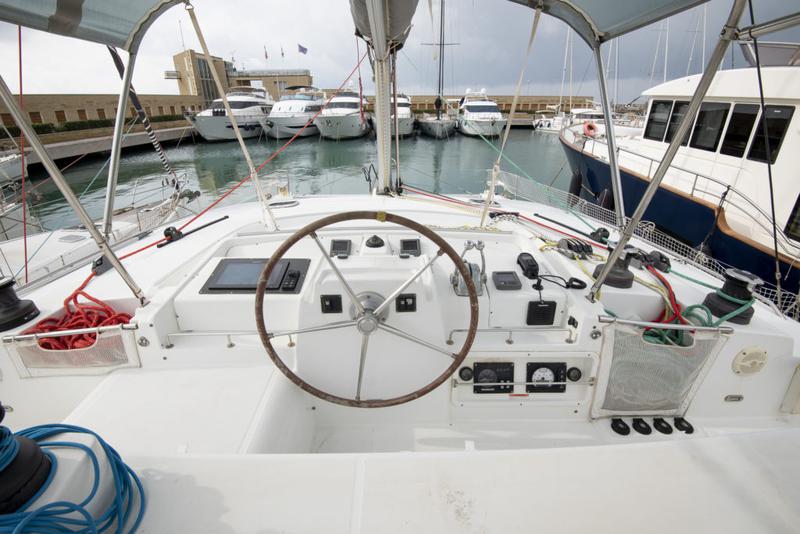 Book yachts online - catamaran - Lagoon 440 - Enjala - rent
