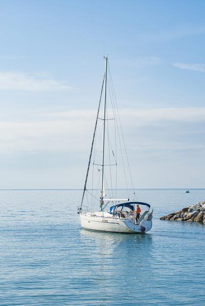Book yachts online - sailboat - Bavaria 37 Cruiser - Gigiona - rent