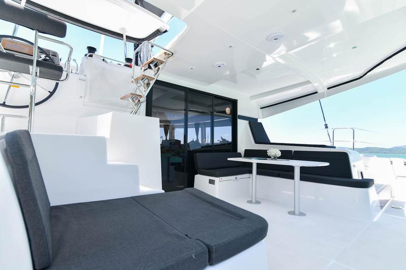 Book yachts online - catamaran - Lagoon 42 - 4Cab/4Hd - Cloud Dancer - rent