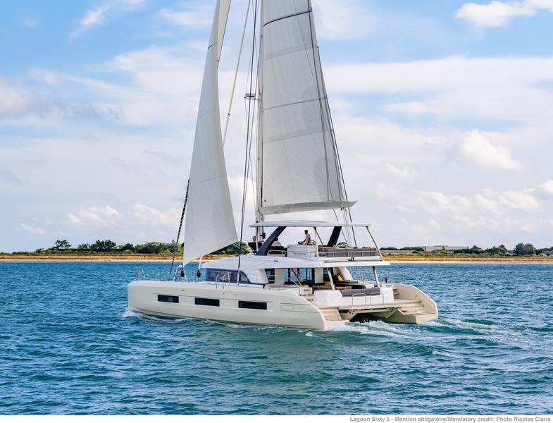 Book yachts online - catamaran - Lagoon Sixty 5 - WHITE CAPS - rent
