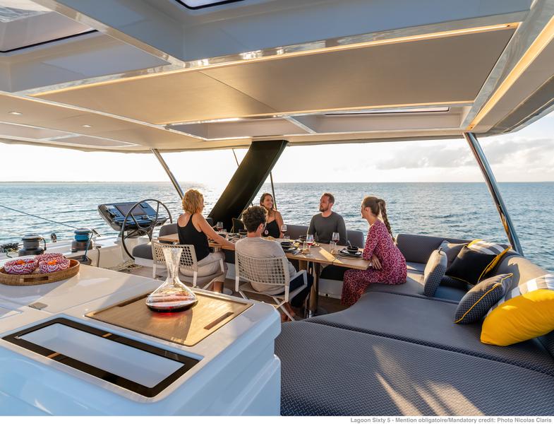 Book yachts online - catamaran - Lagoon Sixty 5 - WHITE CAPS - rent