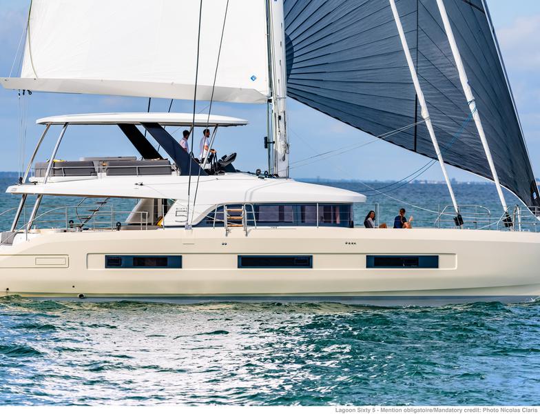 Book yachts online - catamaran - Lagoon Sixty 5 - WHITE CAPS - rent