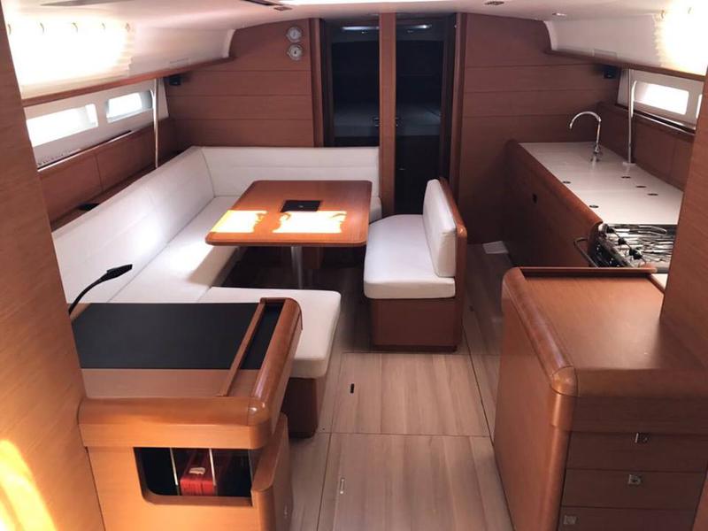 Book yachts online - sailboat - Sun Odyssey 519 -  5 cabs - MAISTROS - rent