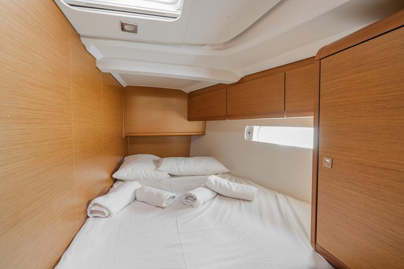 Book yachts online - sailboat - Sun Odyssey 519 -  5 cabs - PERRO BLANCO - rent