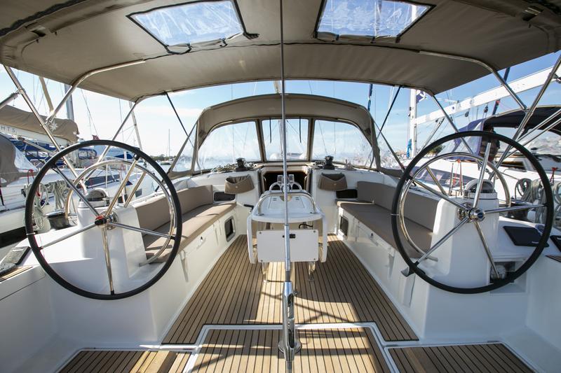 Book yachts online - sailboat - Sun Odyssey 519 -  5 cabs - KALLIROI - rent