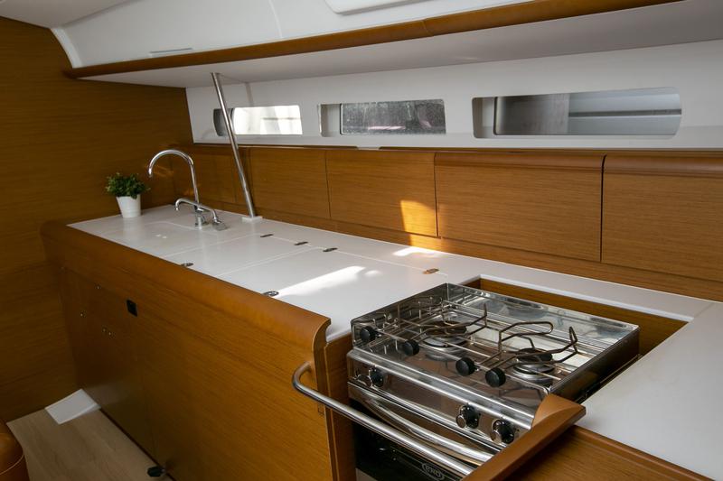 Book yachts online - sailboat - Sun Odyssey 519 -  5 cabs - KALLIROI - rent