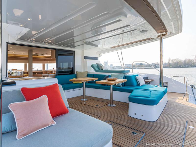 Book yachts online - catamaran - Lagoon 55 - VALIUM 55 - rent