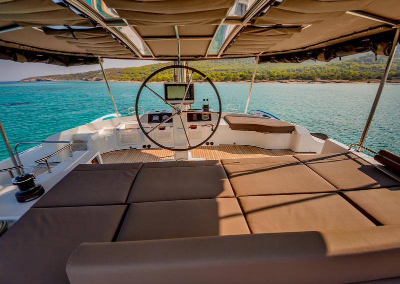 Book yachts online - catamaran - Lagoon 52F - VALIUM52 - rent