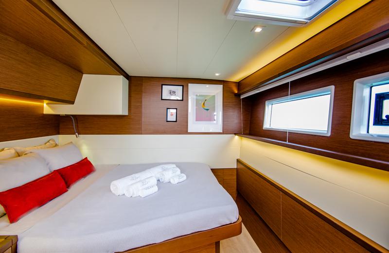 Book yachts online - catamaran - Lagoon 52F - VALIUM52 - rent