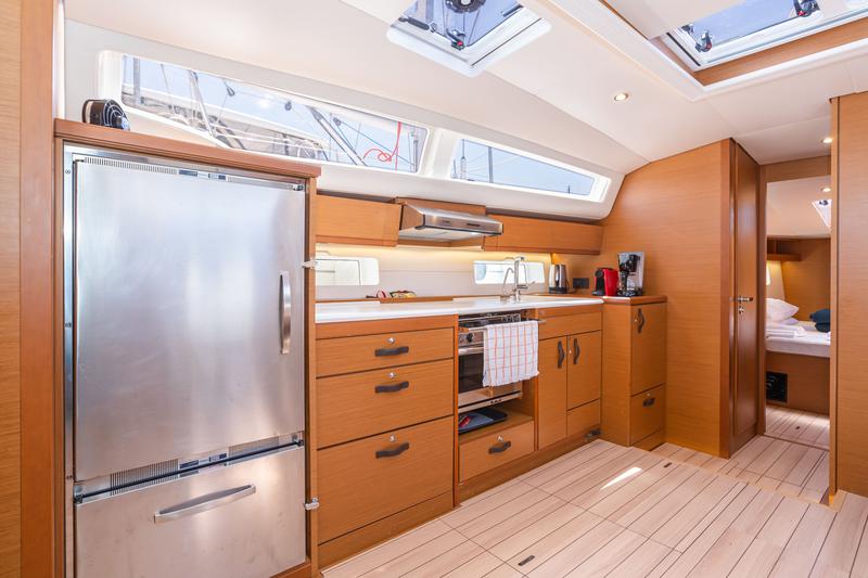Book yachts online - sailboat - Jeanneau 54 - PANAYIOTIS K - rent