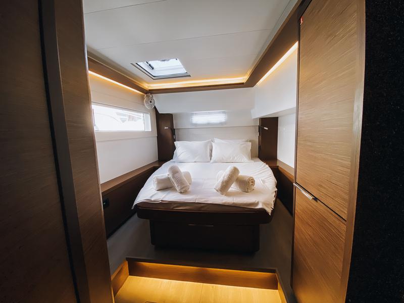 Book yachts online - catamaran - Lagoon 46 - Skippered - KIDEGE - rent