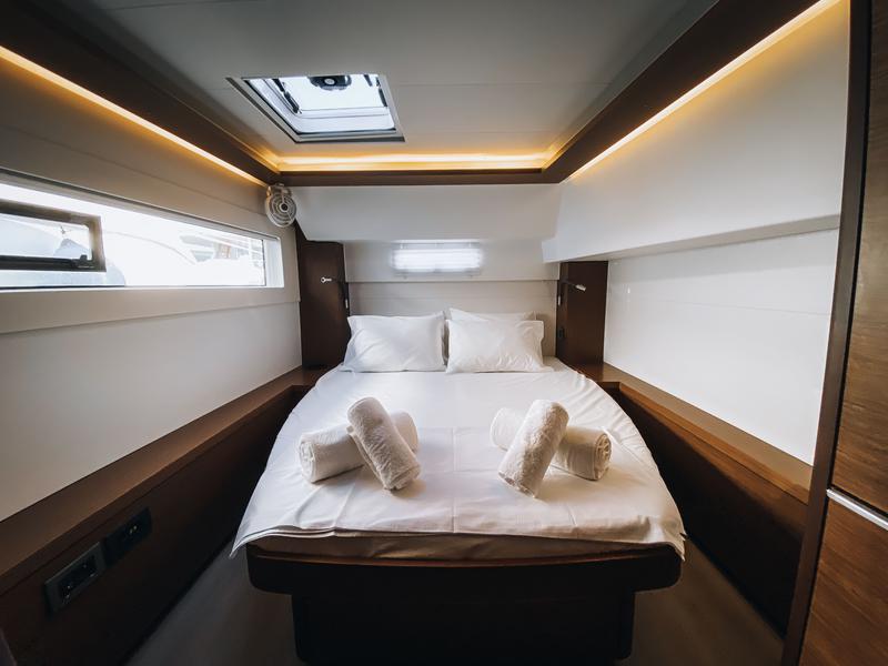 Book yachts online - catamaran - Lagoon 46 - Skippered - KIDEGE - rent