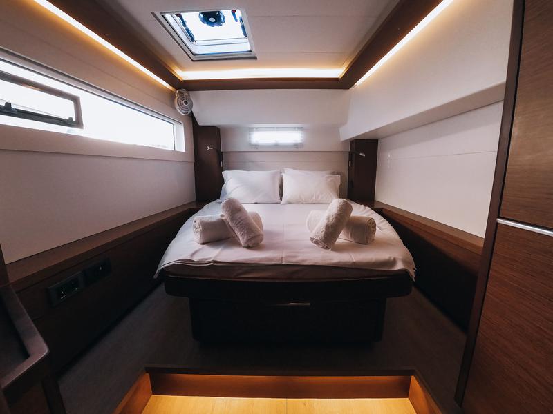 Book yachts online - catamaran - Lagoon 46 - Skippered - KIDEGE - rent
