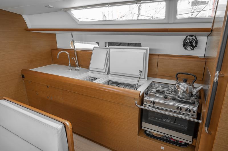 Book yachts online - sailboat - Sun Odyssey 479 - ALPHA - rent