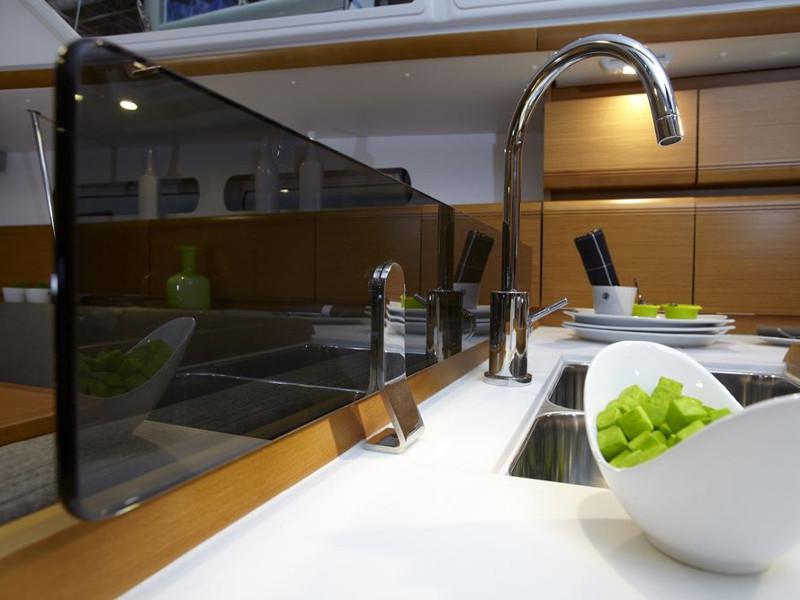 Book yachts online - sailboat - Sun Odyssey 439 - ALIKI - rent
