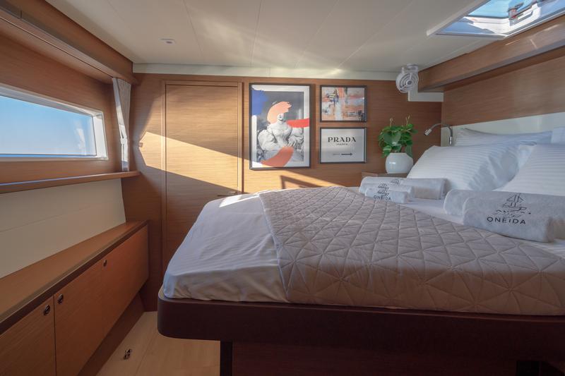 Book yachts online - catamaran - Lagoon 52F - ONEIDA - rent