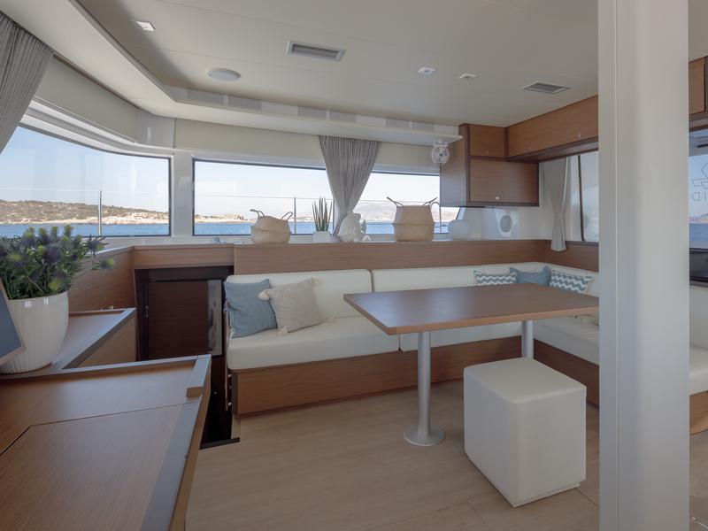 Book yachts online - catamaran - Lagoon 52F - ONEIDA - rent