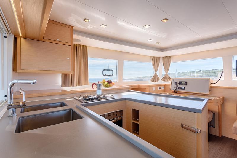 Book yachts online - catamaran - Lagoon 450 F Luxury - BLUE BERRY  - rent