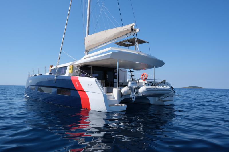 Book yachts online - catamaran - Dufour 48 Catamaran - SHU - rent
