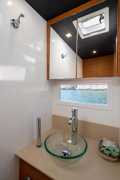 Book yachts online - catamaran - Dufour 48 Catamaran - SHU - rent