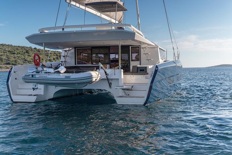 Book yachts online - catamaran - Dufour 48 Catamaran - VAR - rent