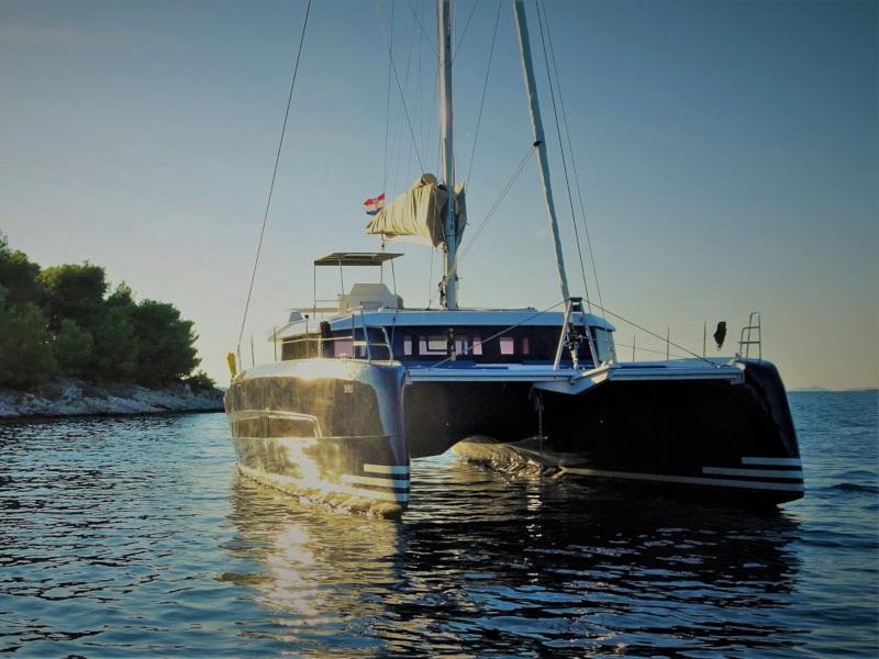 Book yachts online - catamaran - Dufour 48 Catamaran - VAR - rent