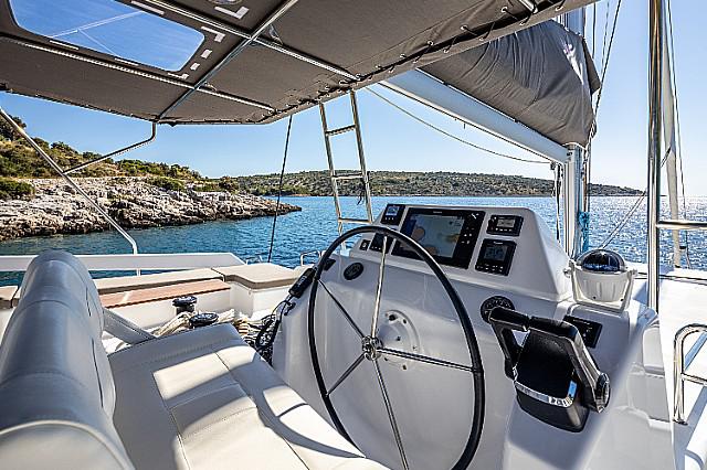 Book yachts online - catamaran - Dufour 48 Catamaran - BRO - rent