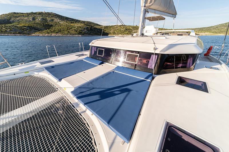 Book yachts online - catamaran - Dufour 48 Catamaran - UNO - rent