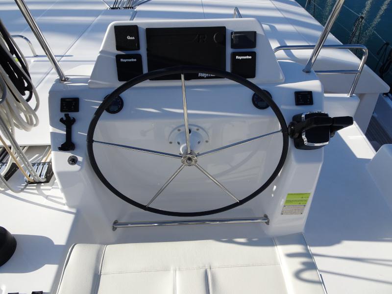 Book yachts online - catamaran - Dufour 48 Catamaran - UNO - rent