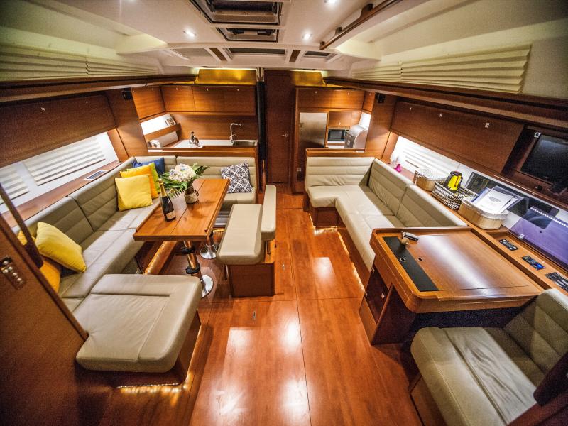 Book yachts online - sailboat - Dufour 560 Grand Large - LETO - rent