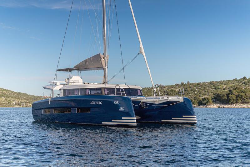 Book yachts online - catamaran - Dufour 48 Catamaran - YAM - rent