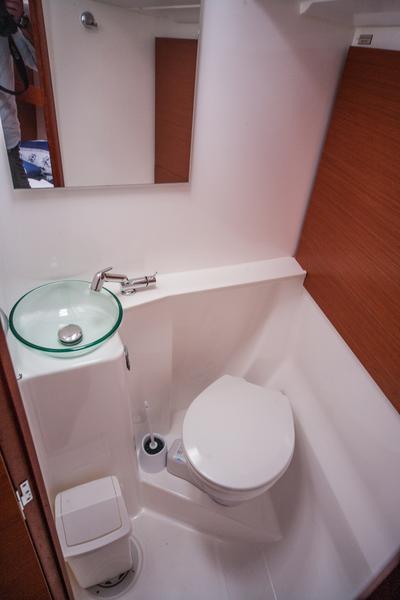 Book yachts online - sailboat - Dufour 460 Grand Large - NOSTROMO - rent