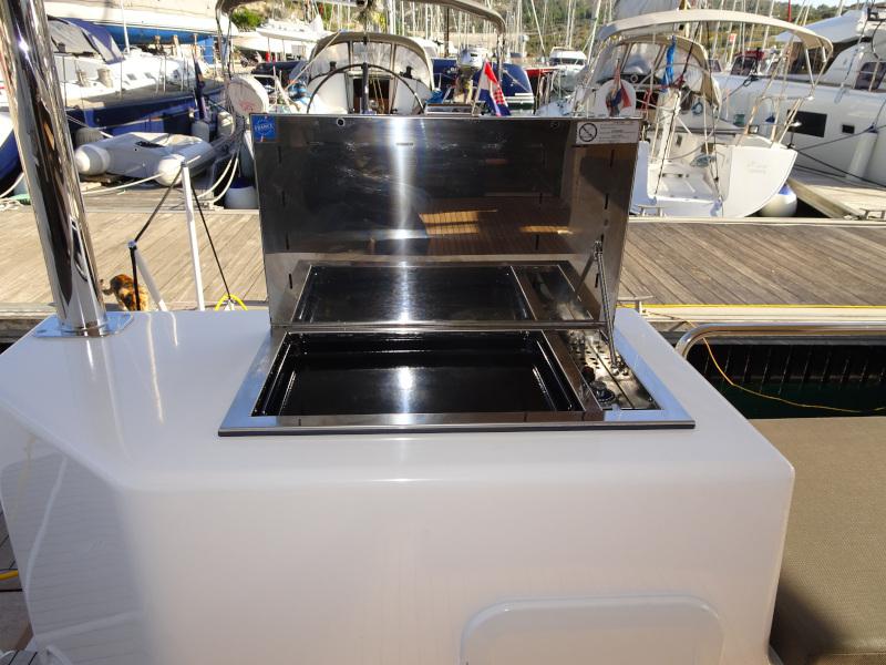 Book yachts online - catamaran - Dufour 48 Catamaran - ROY - rent