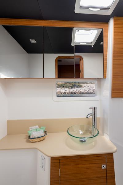 Book yachts online - catamaran - Dufour 48 Catamaran - LER - rent