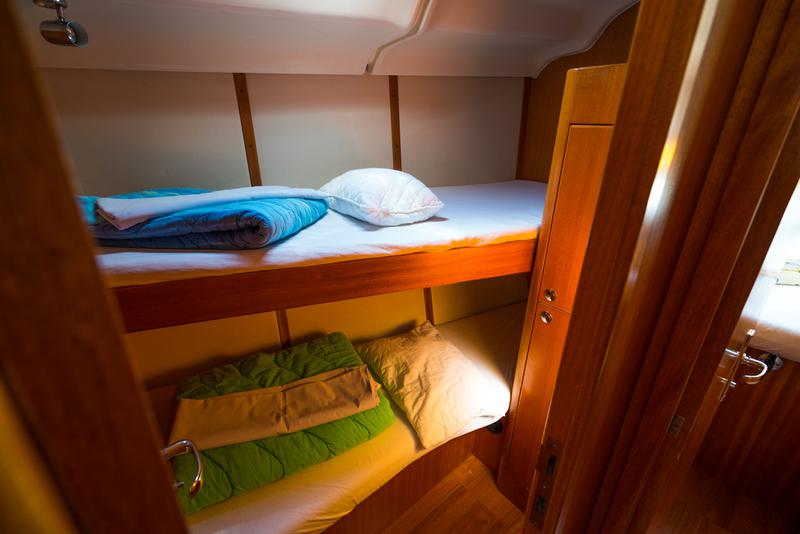 Book yachts online - sailboat - Elan 434 Impression - Skatka (sails 2015) - rent